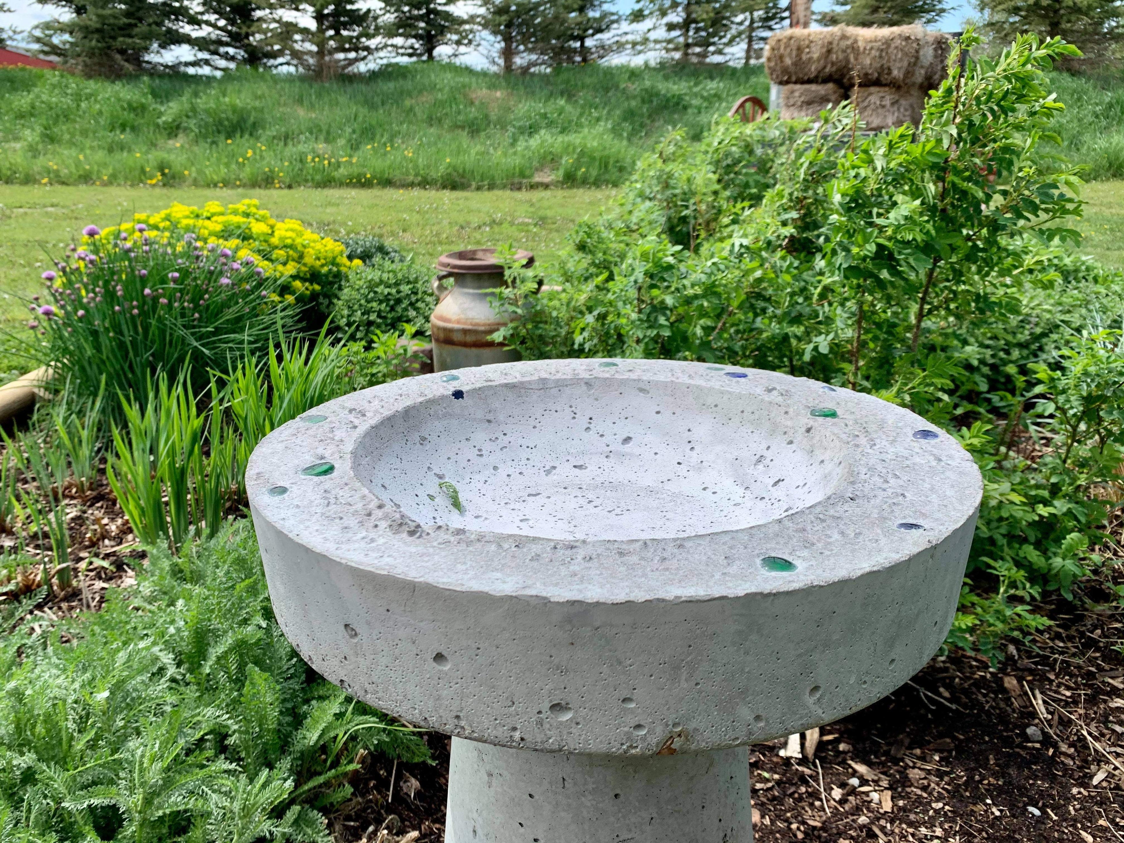 Summer Stone Bird Bath